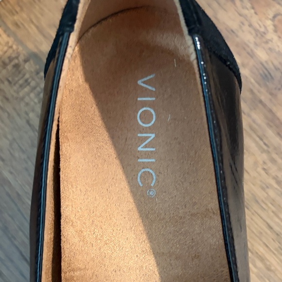Vionic Womens Black Patton Loafers Size 8.5 - Picture 2 of 7
